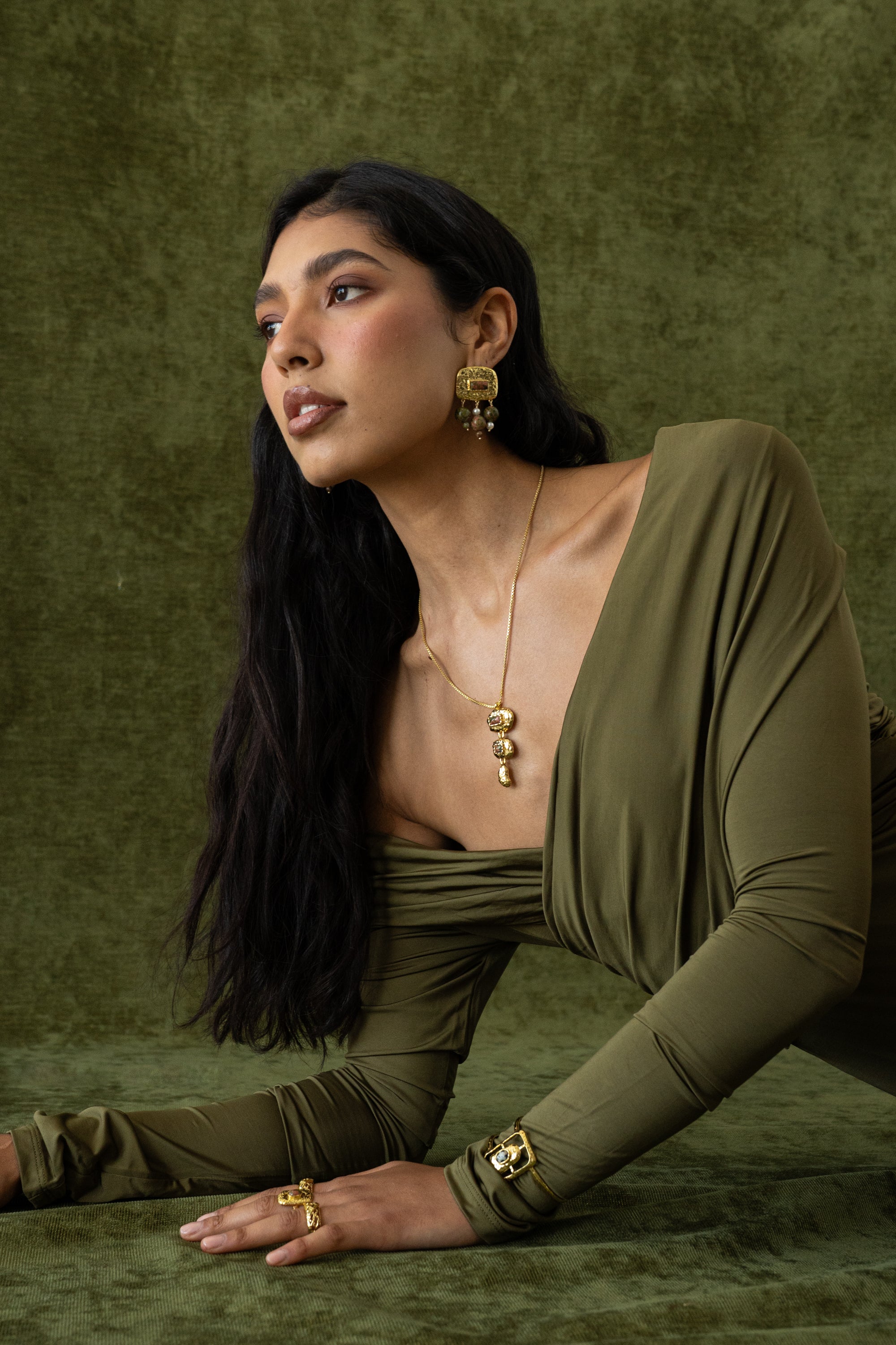 OLIVE NECKLACE GOLD — Mountain & Moon ODYSSEY W26 campaign