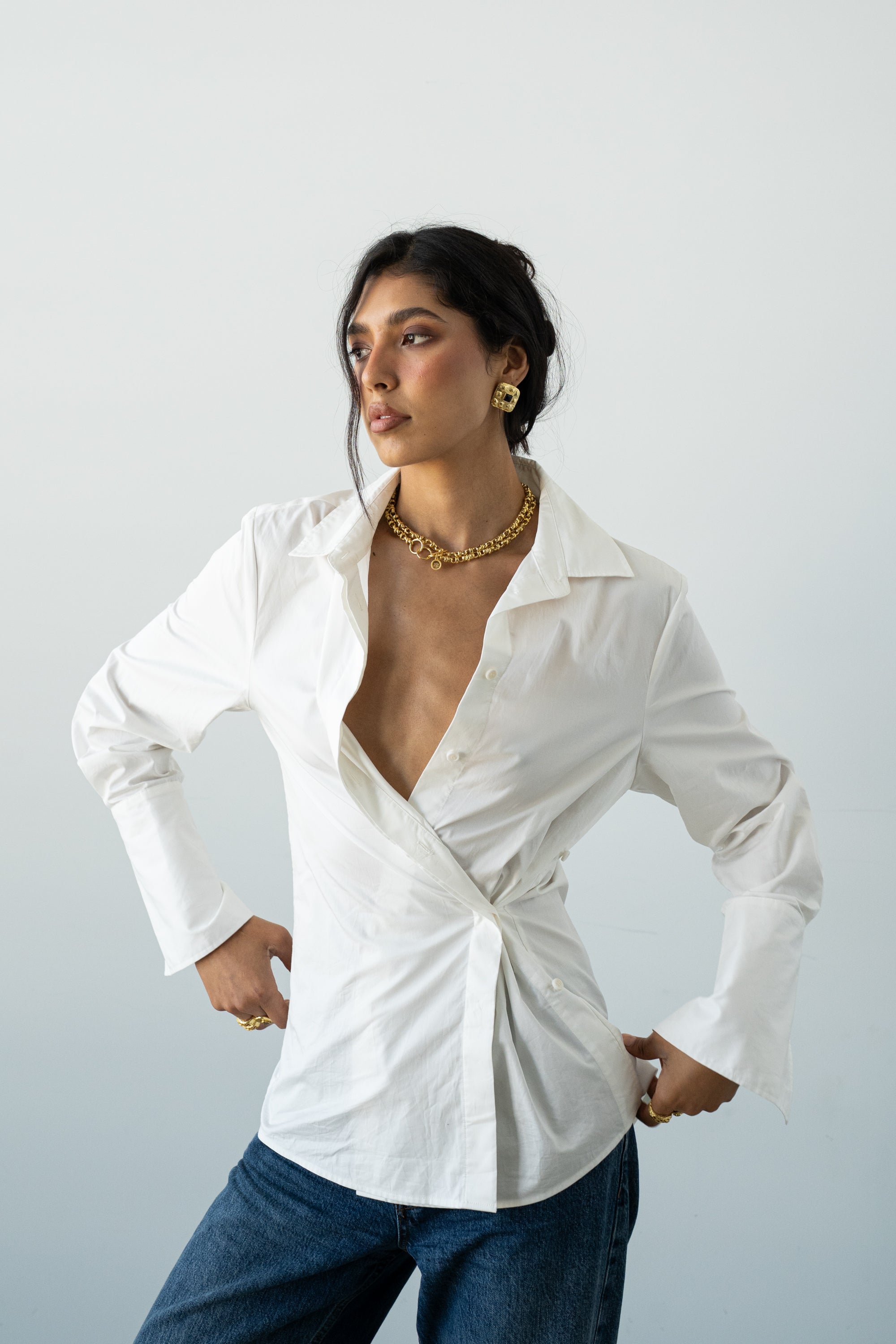 DAPHNE EARRINGS GOLD — Mountain & Moon ODYSSEY W26 campaign
