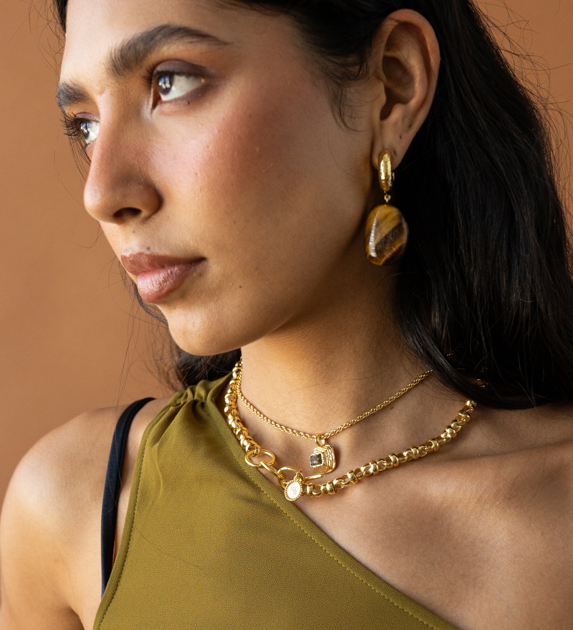 GEORGIA EARRINGS GOLD — Mountain & Moon ODYSSEY W26 campaign