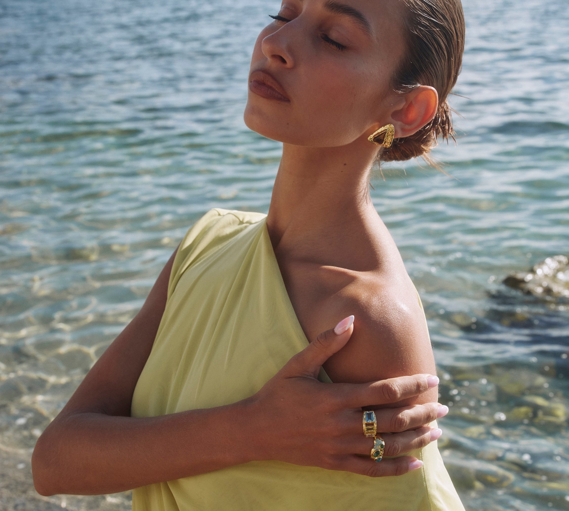 MIKAELA EARRINGS | GOLD
